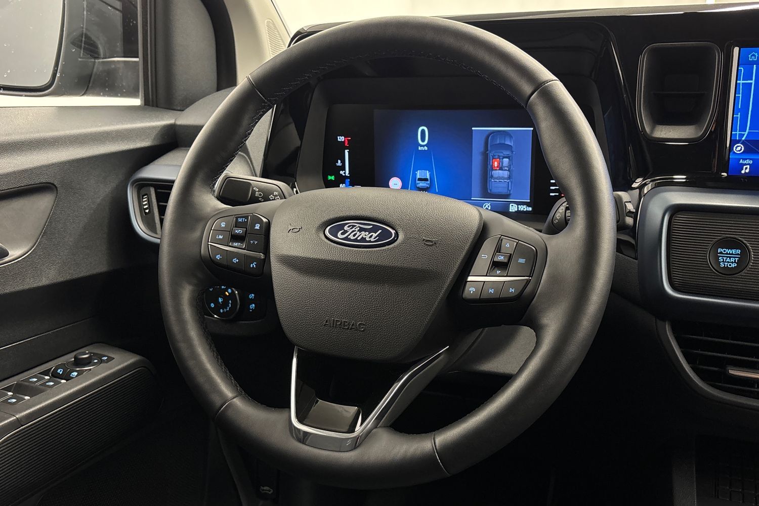 Ford Tourneo Courier vaihtoauto
