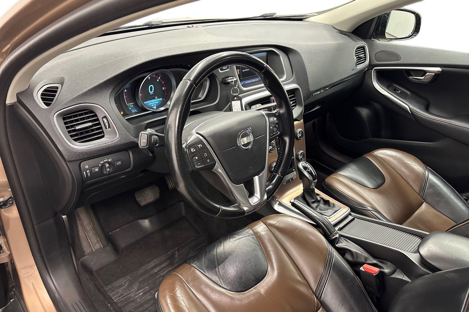 Volvo V40 Cross Country vaihtoauto