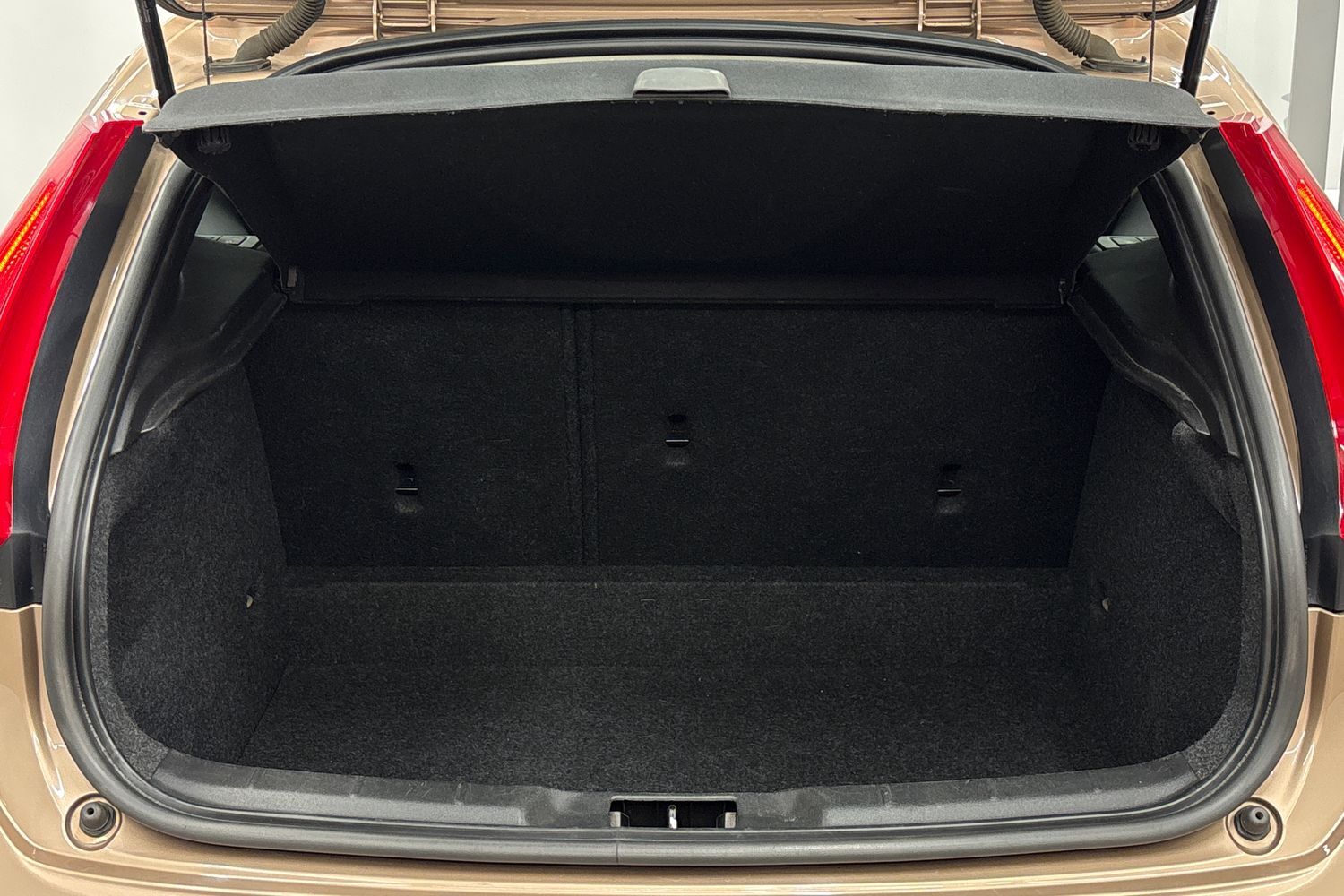 Volvo V40 Cross Country vaihtoauto