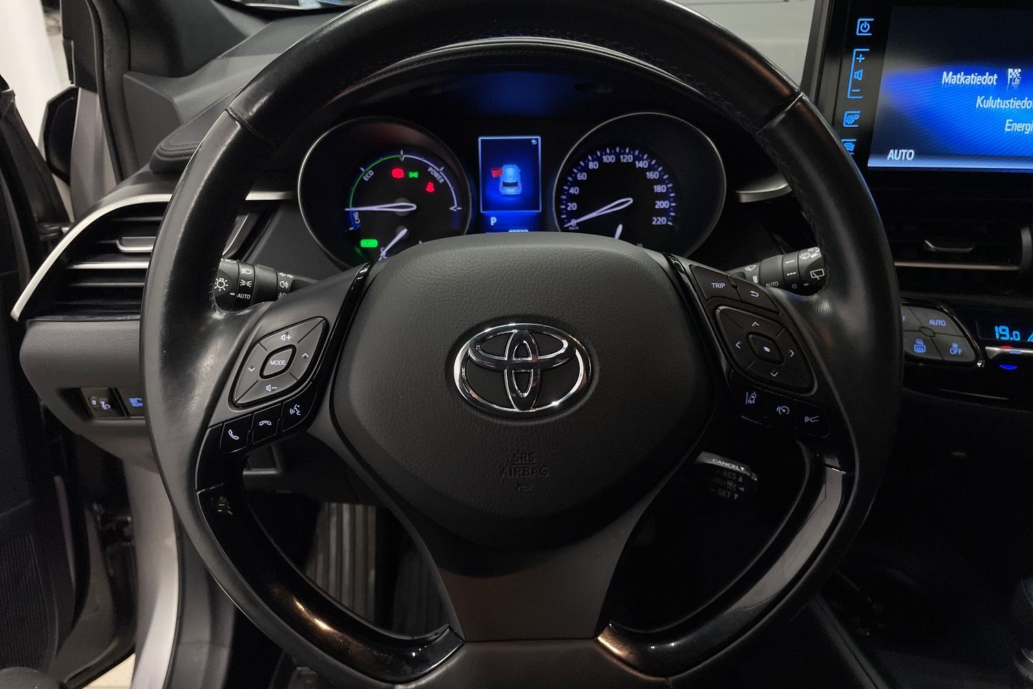 Toyota C-HR vaihtoauto