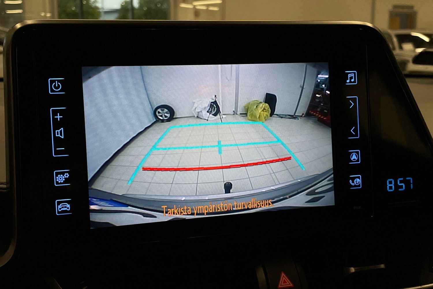 Toyota C-HR vaihtoauto