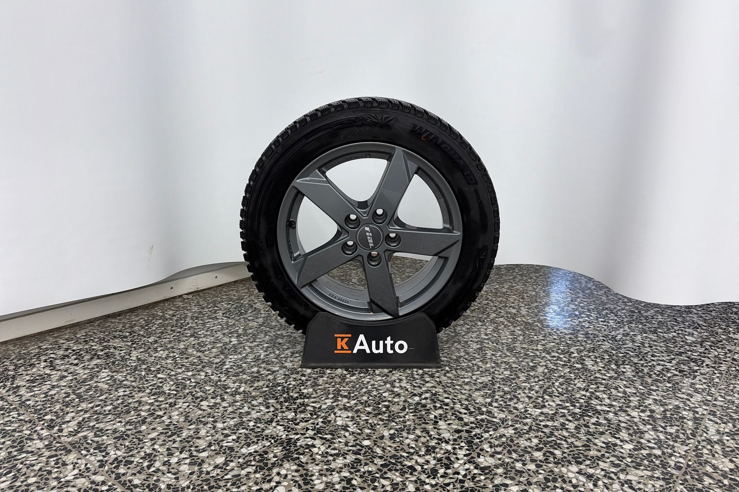 SEAT Leon Sportstourer vaihtoauto