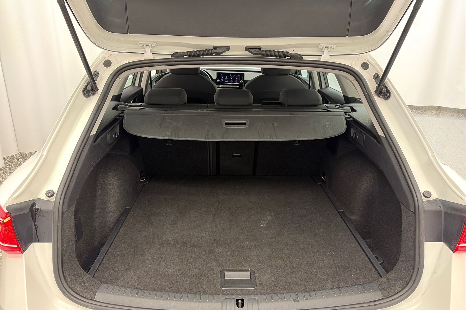SEAT Leon Sportstourer vaihtoauto