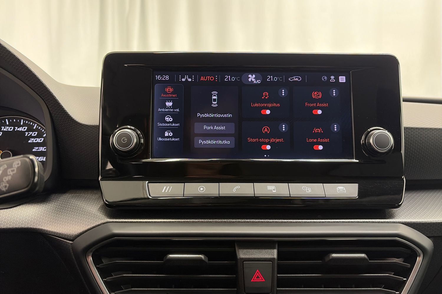 SEAT Leon Sportstourer vaihtoauto
