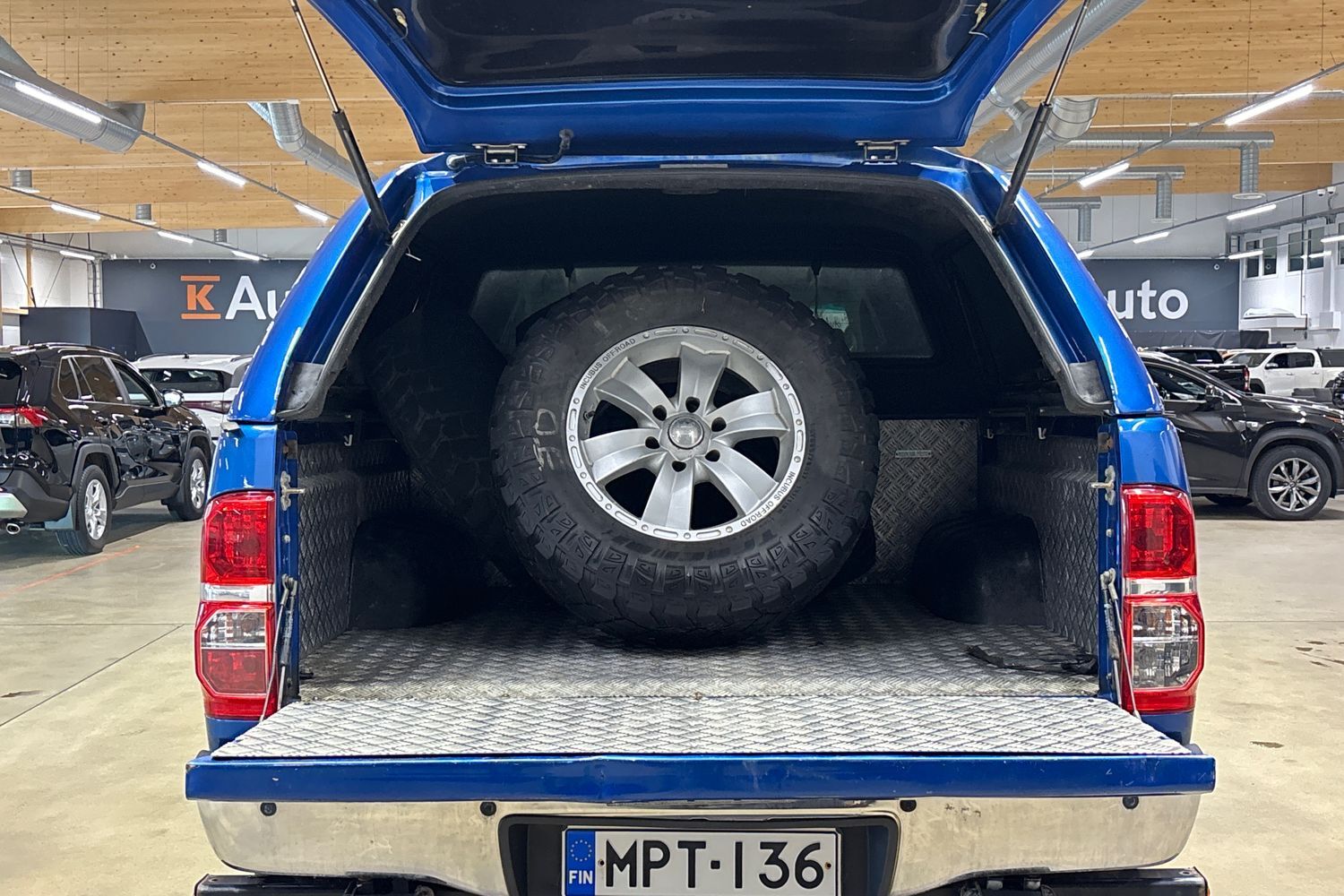 Toyota Hilux vaihtoauto