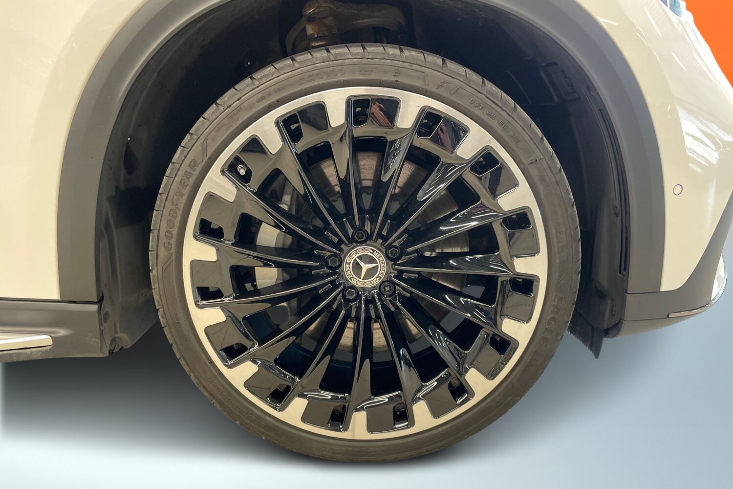 Mercedes-Benz EQE vaihtoauto