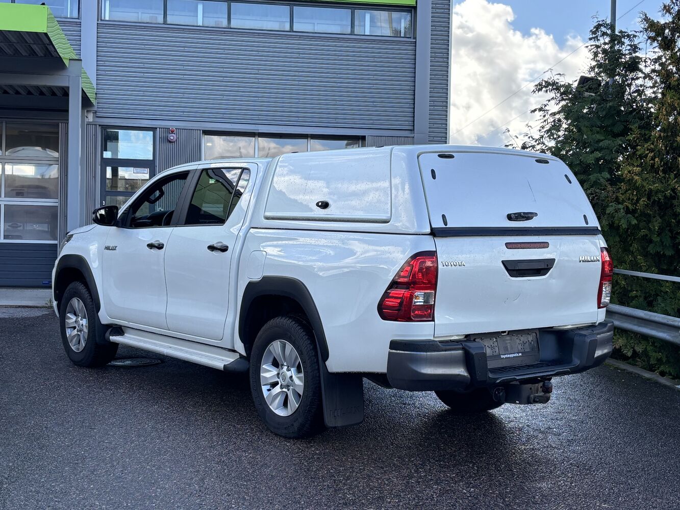 Toyota Hilux vaihtoauto