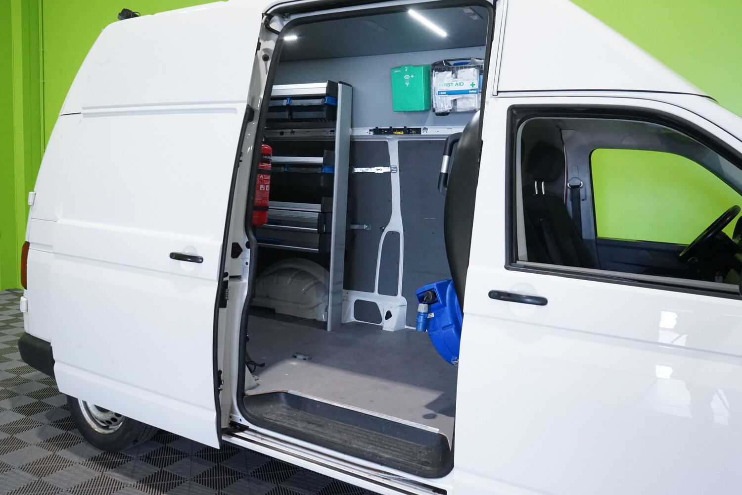 Volkswagen Transporter vaihtoauto