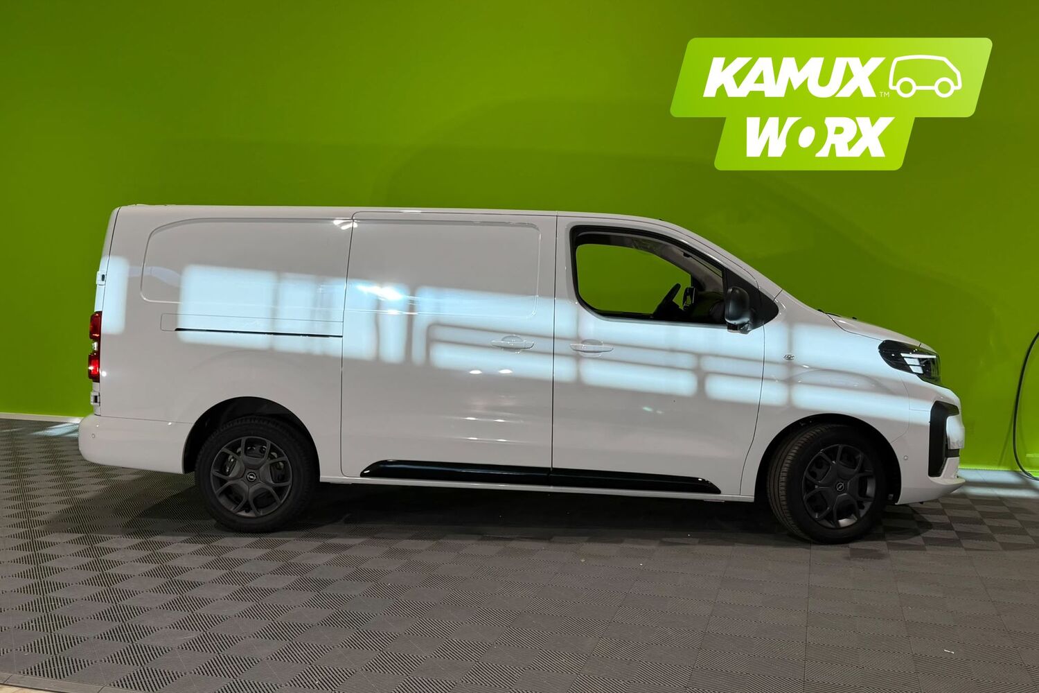 Opel Vivaro vaihtoauto