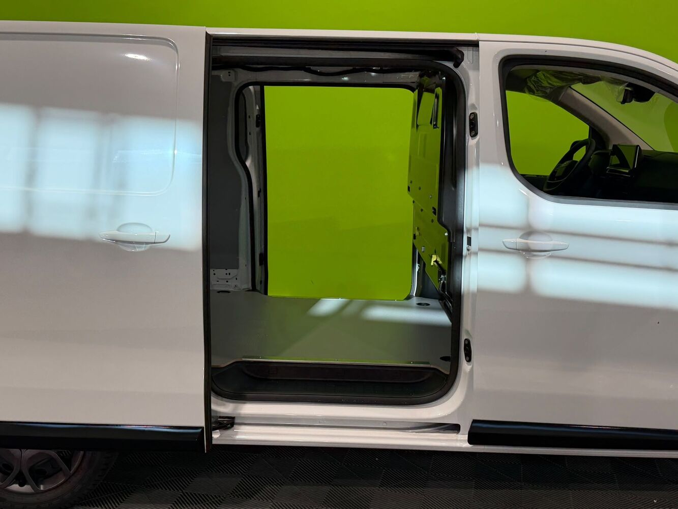 Opel Vivaro vaihtoauto