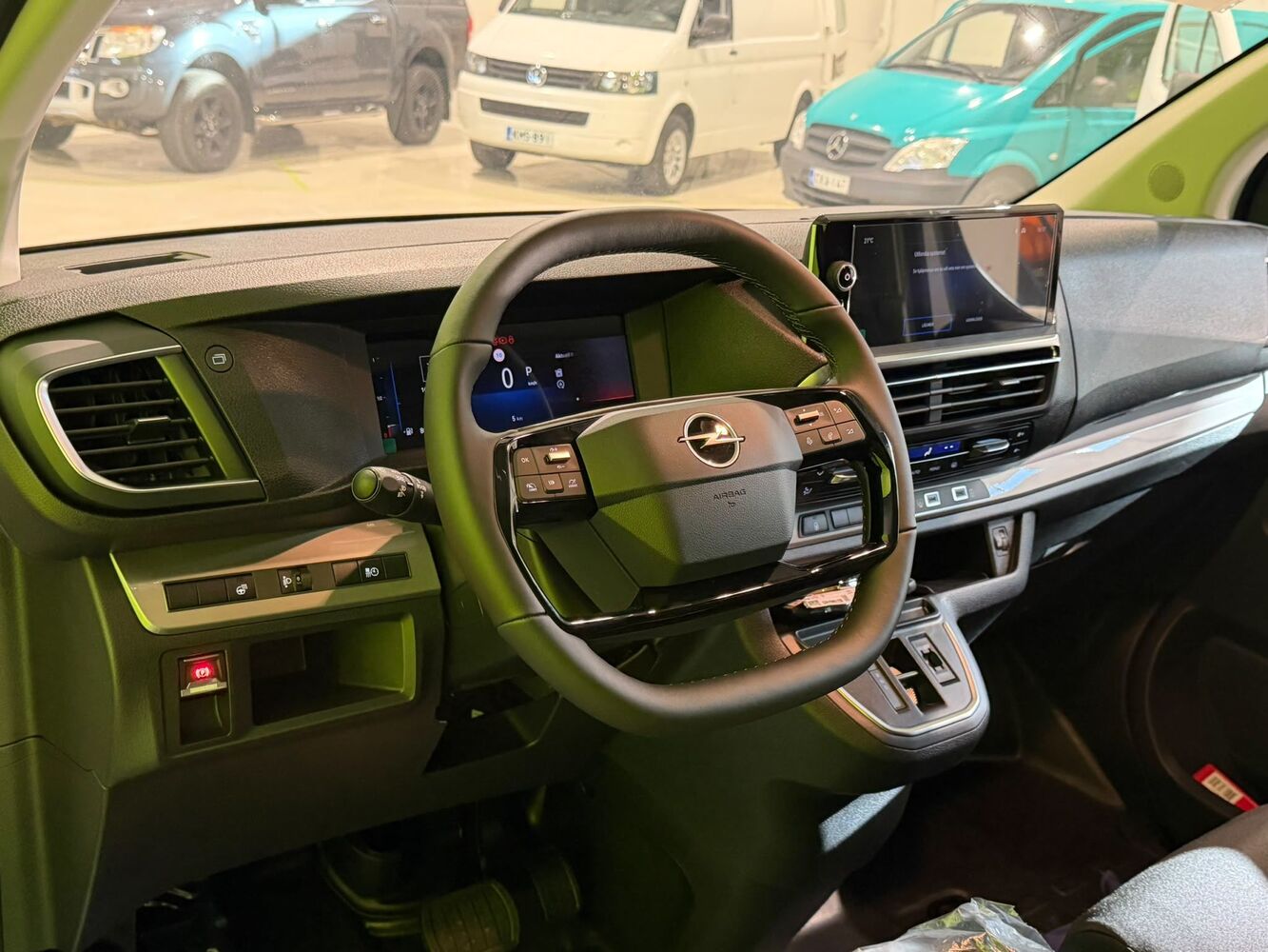 Opel Vivaro vaihtoauto