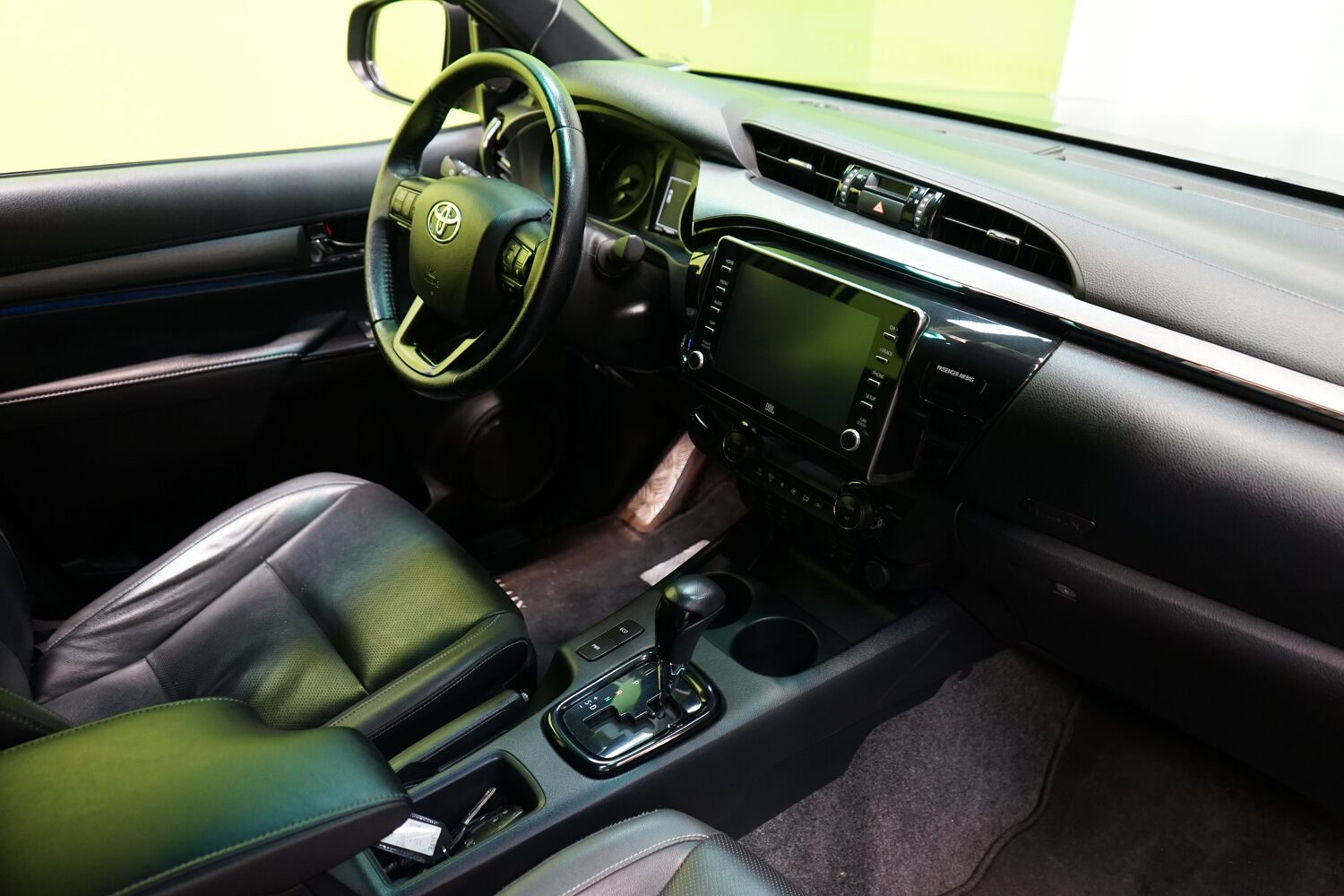 Toyota Hilux vaihtoauto