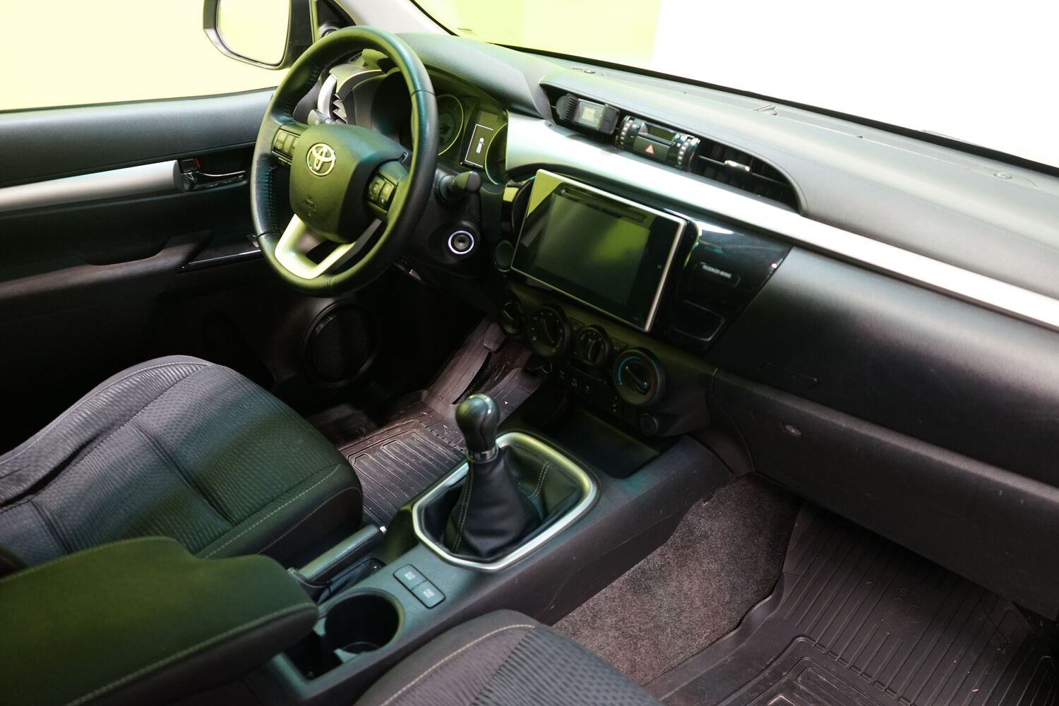 Toyota Hilux vaihtoauto