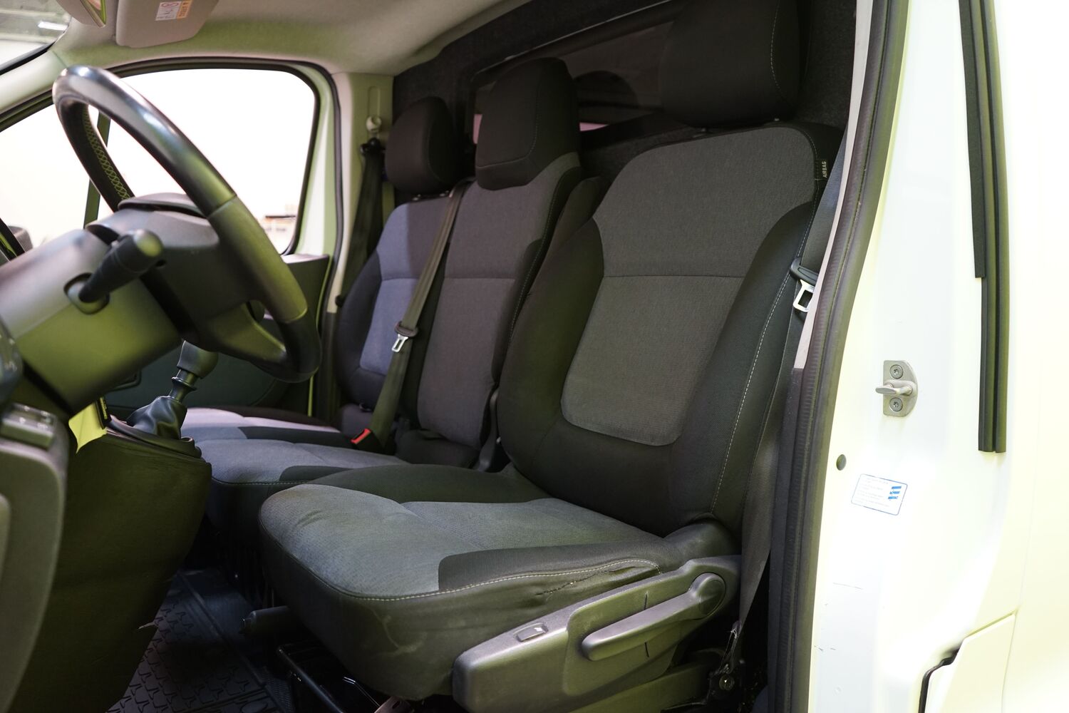 Opel Vivaro vaihtoauto