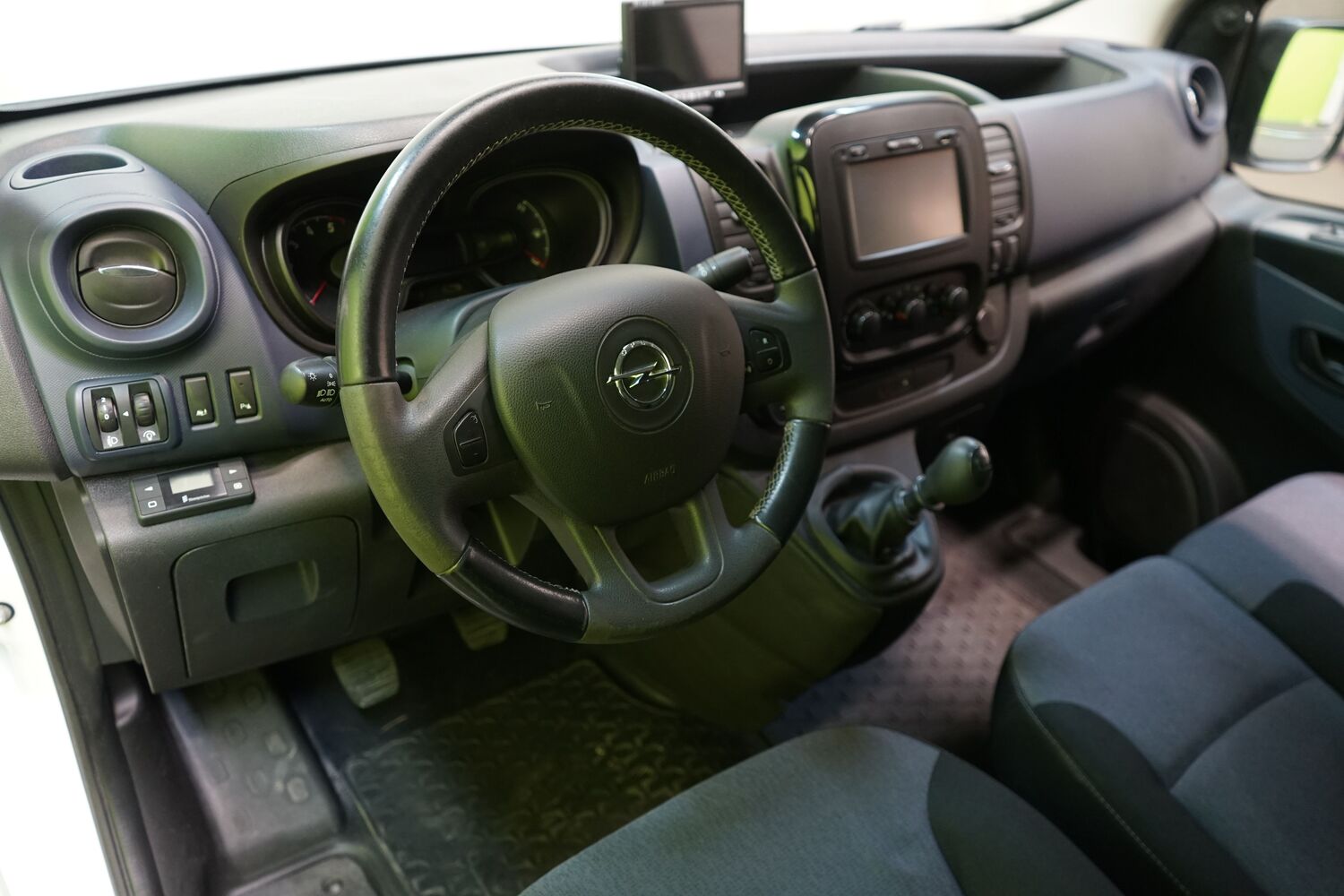 Opel Vivaro vaihtoauto