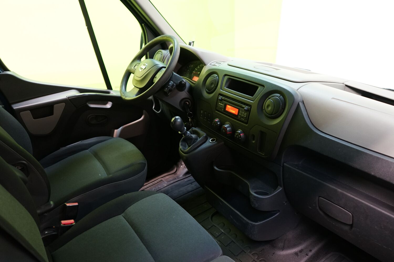 Nissan NV400 vaihtoauto