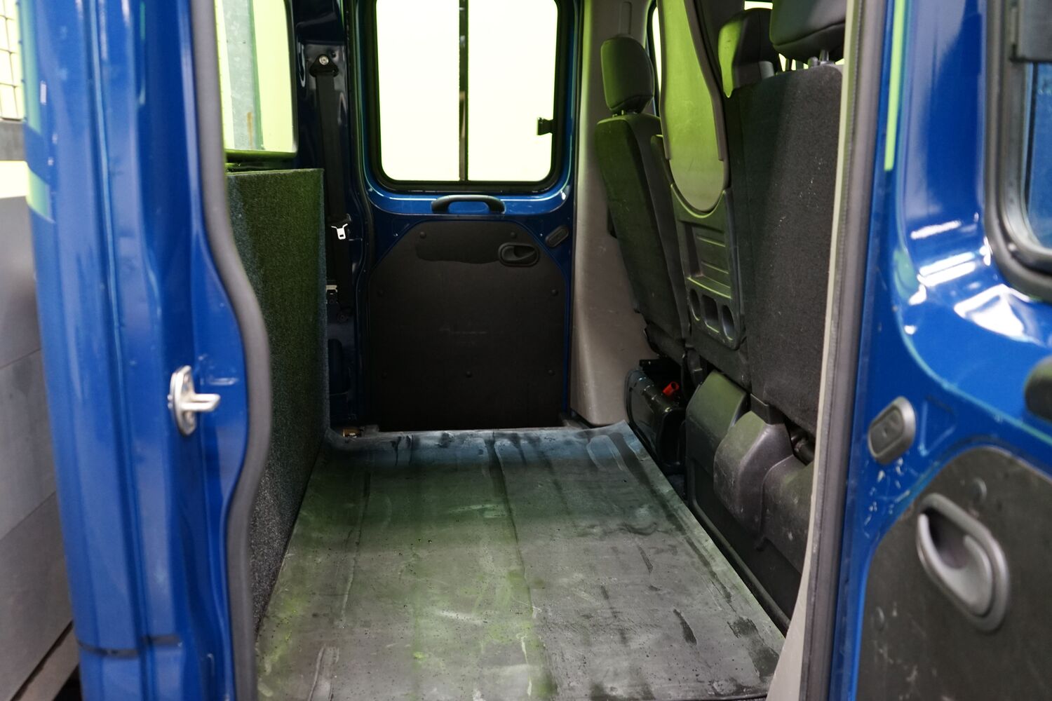 Nissan NV400 vaihtoauto