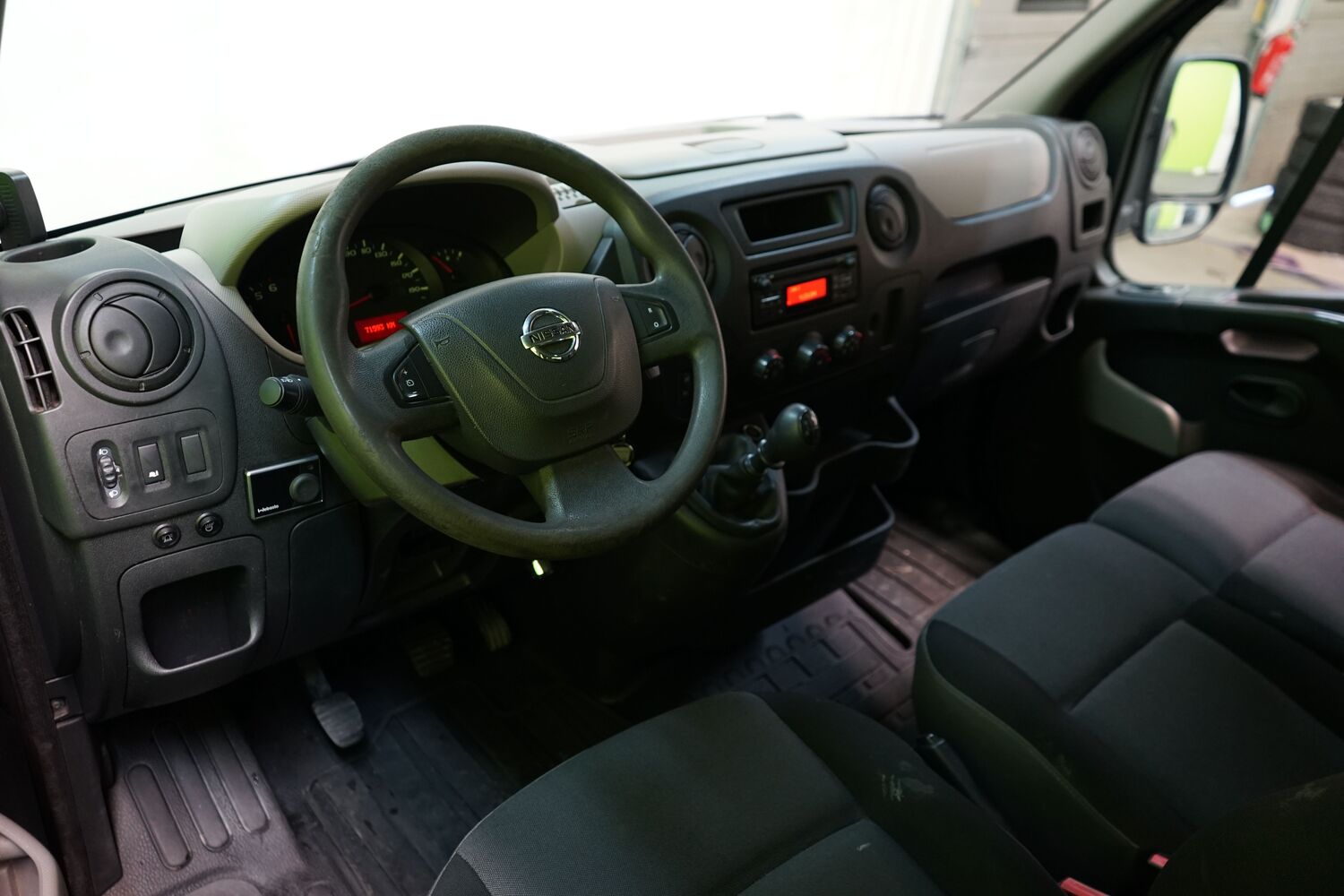 Nissan NV400 vaihtoauto