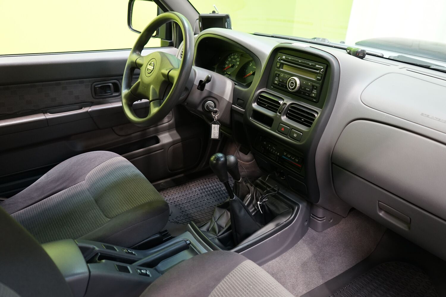 Nissan NP300 vaihtoauto
