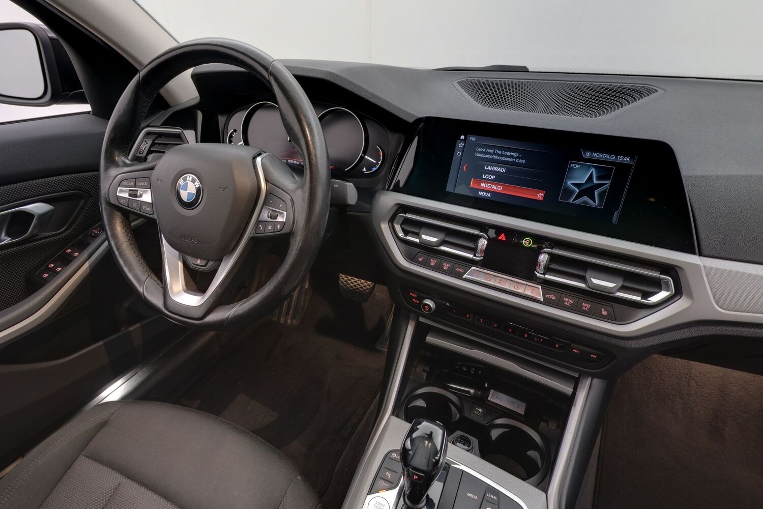 BMW 320 vaihtoauto