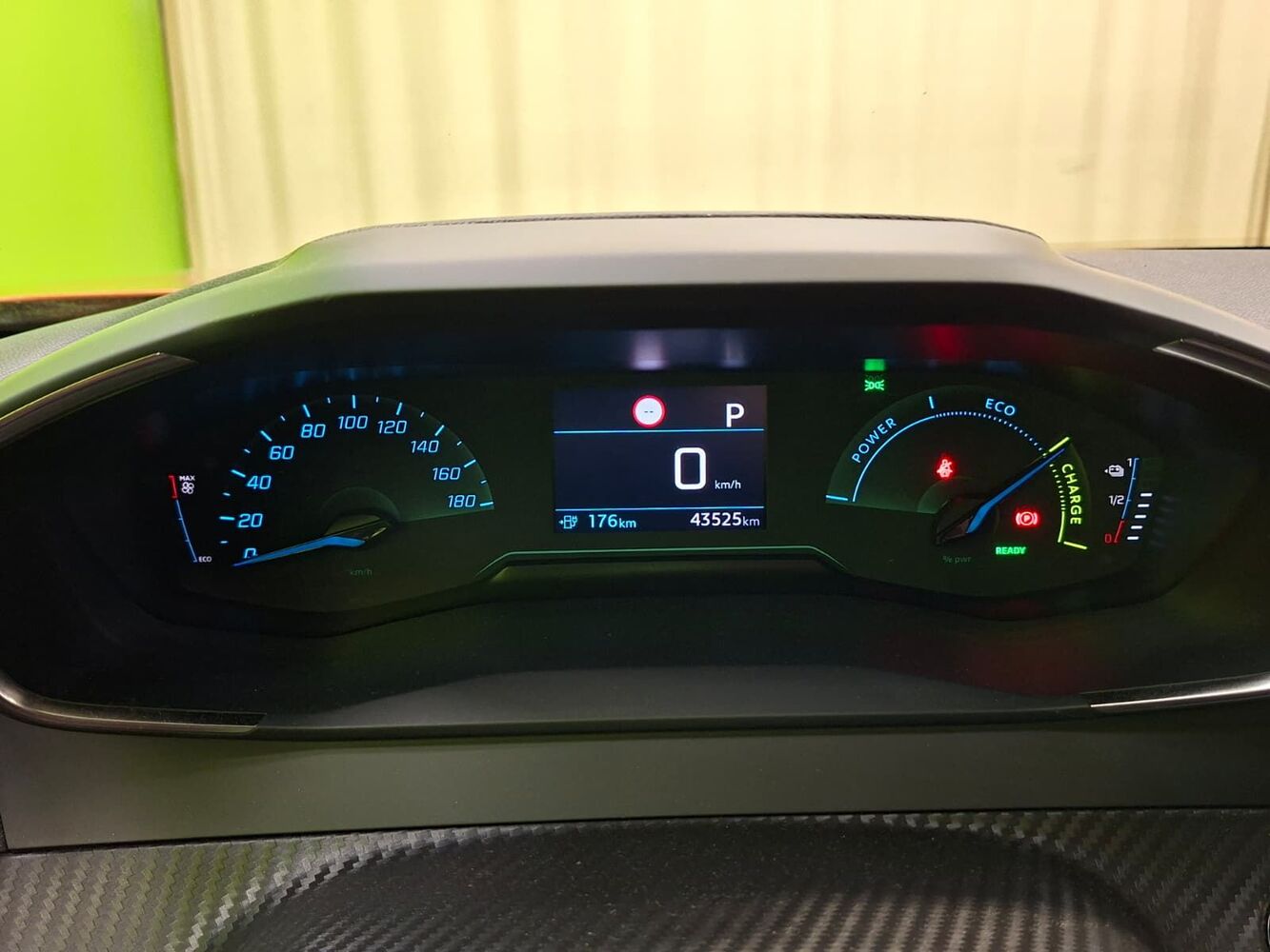 Peugeot e-2008 vaihtoauto