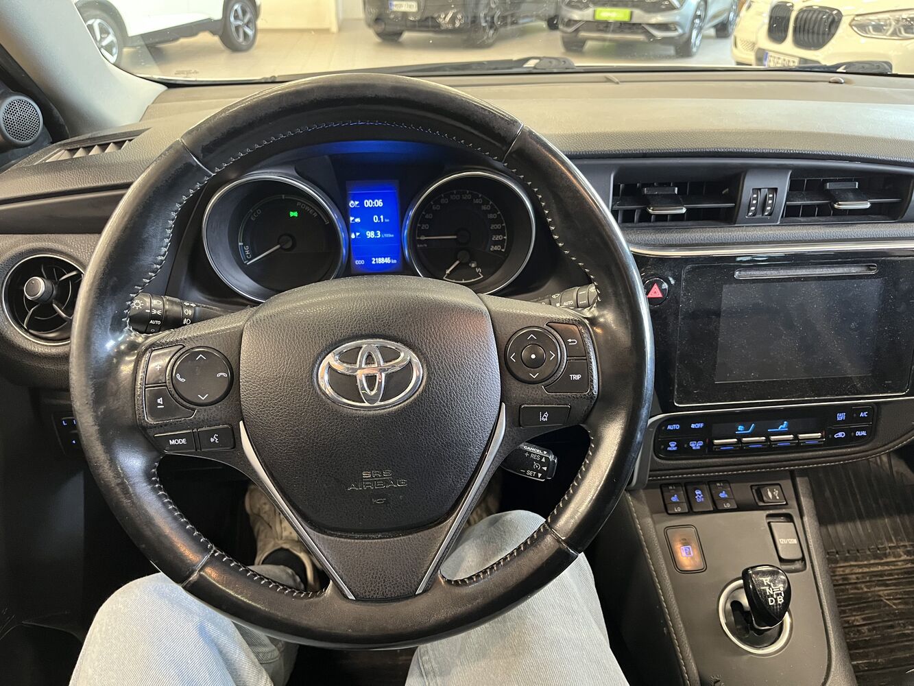 Toyota Auris vaihtoauto