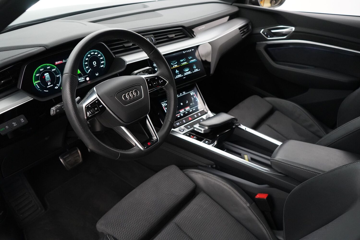 Audi Q8 e-tron vaihtoauto