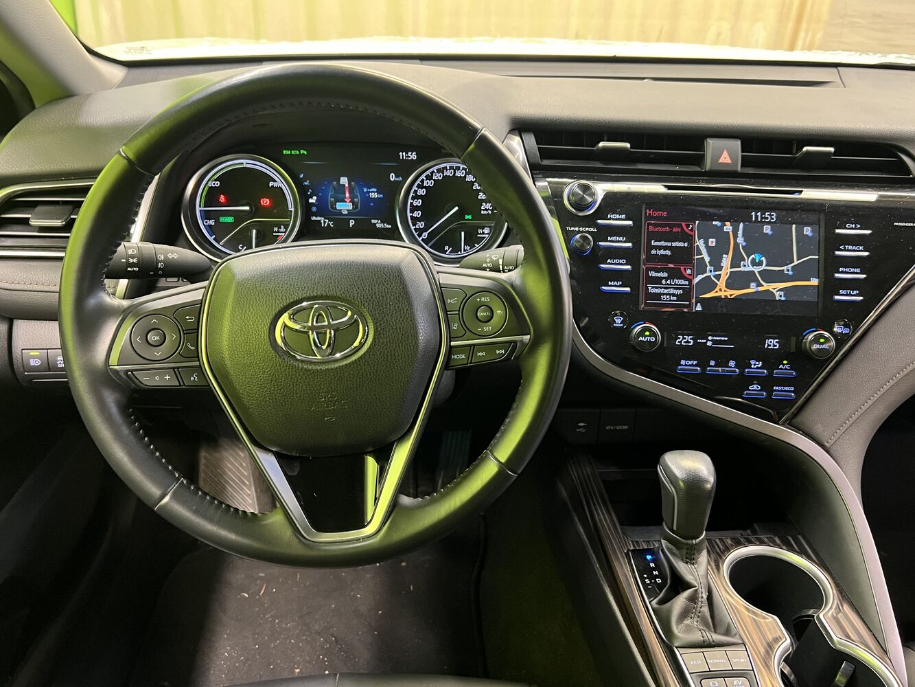 Toyota Camry vaihtoauto