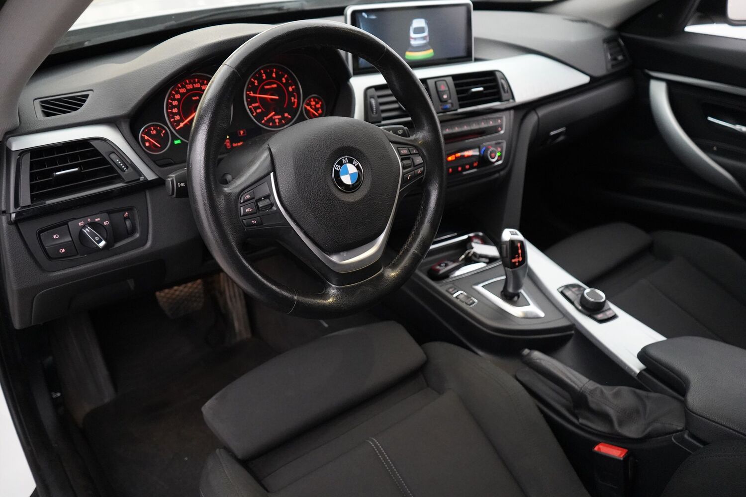 BMW 320 vaihtoauto