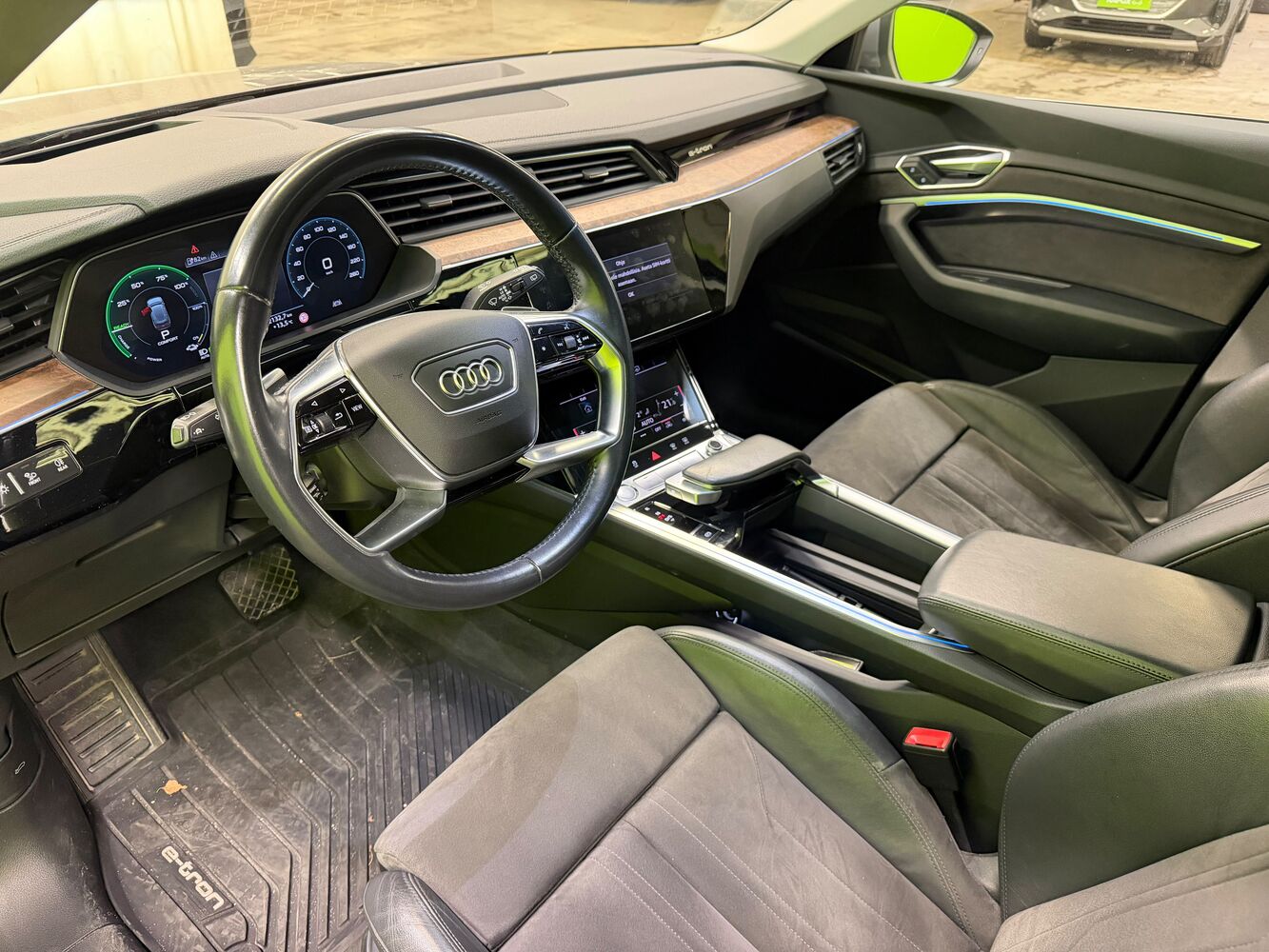 Audi e-tron vaihtoauto