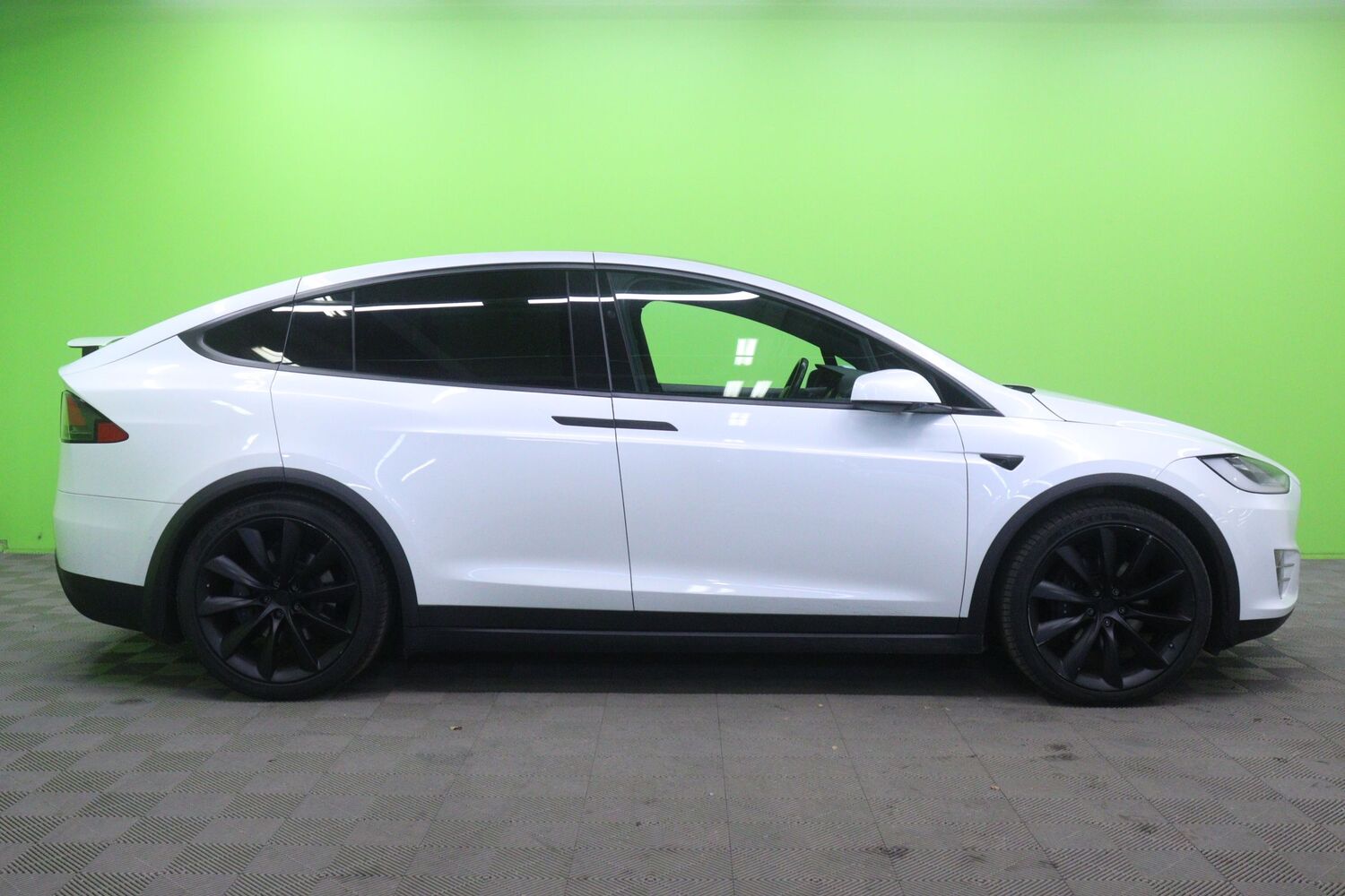 Tesla Model X vaihtoauto