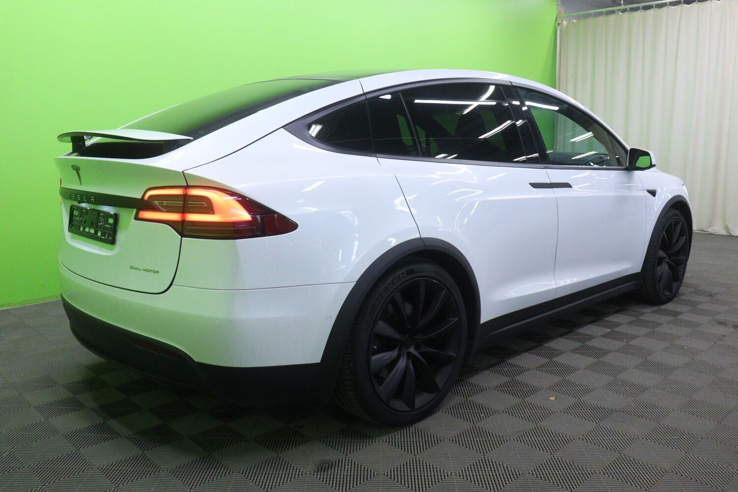 Tesla Model X vaihtoauto