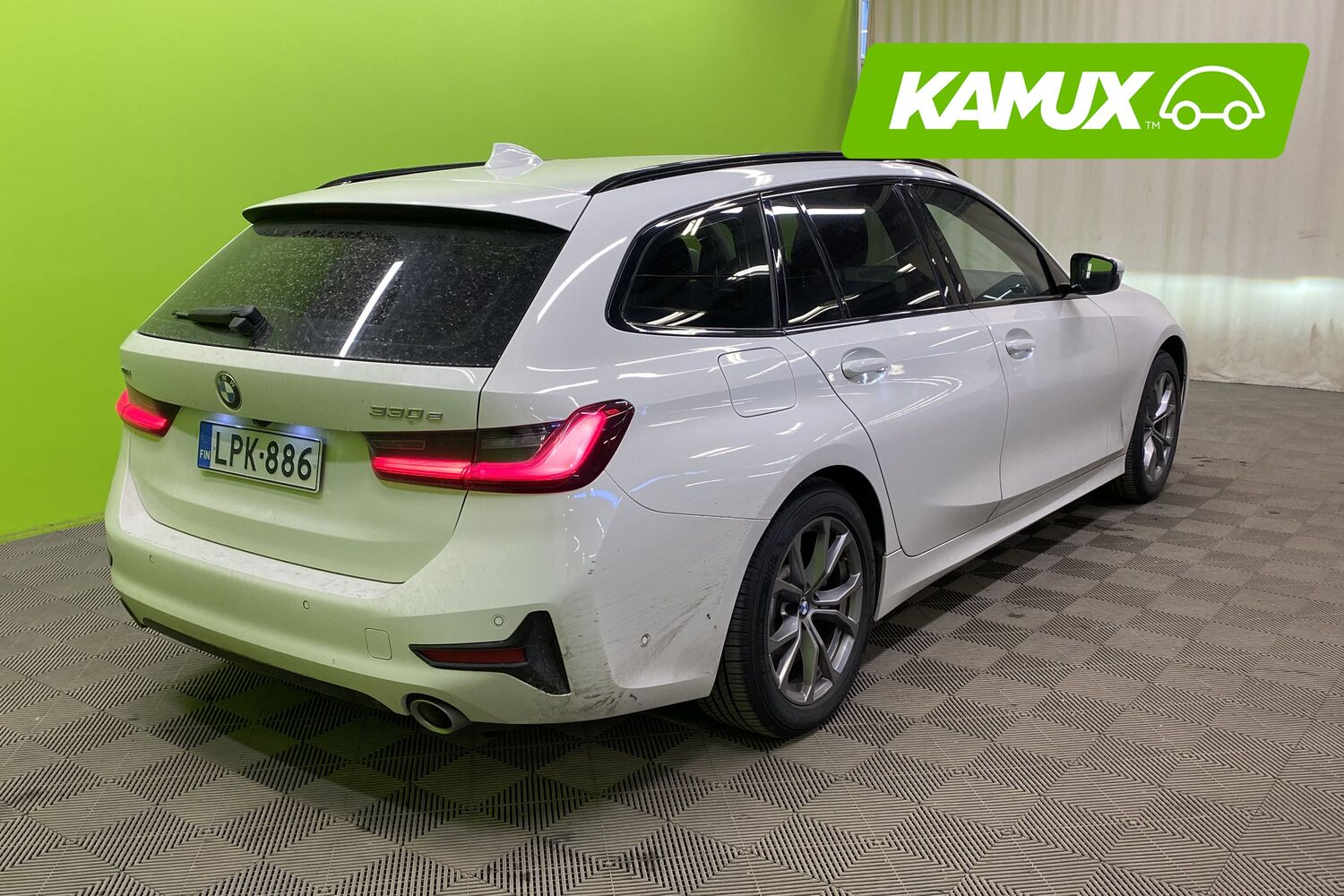 BMW 330 vaihtoauto