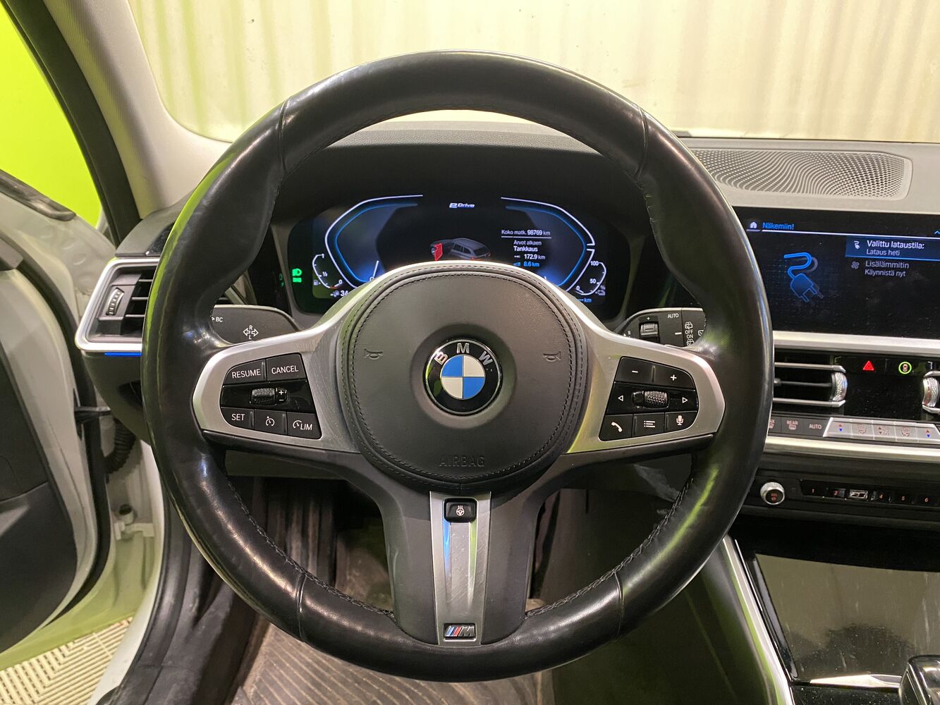 BMW 330 vaihtoauto