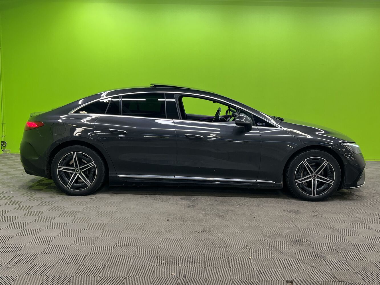 Mercedes-Benz EQE vaihtoauto
