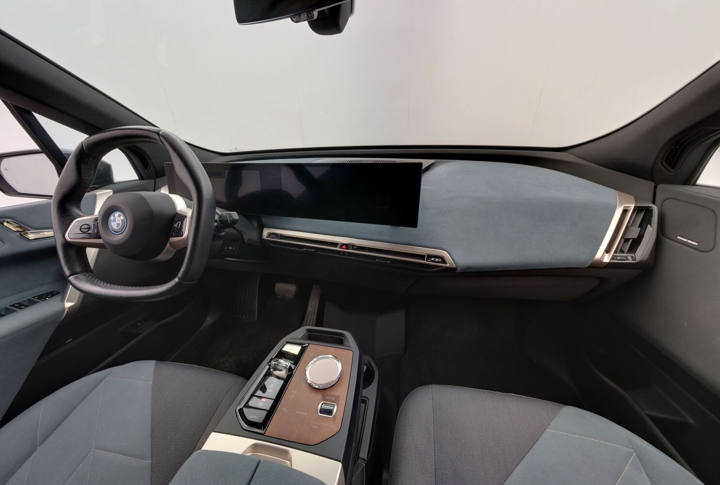BMW iX vaihtoauto