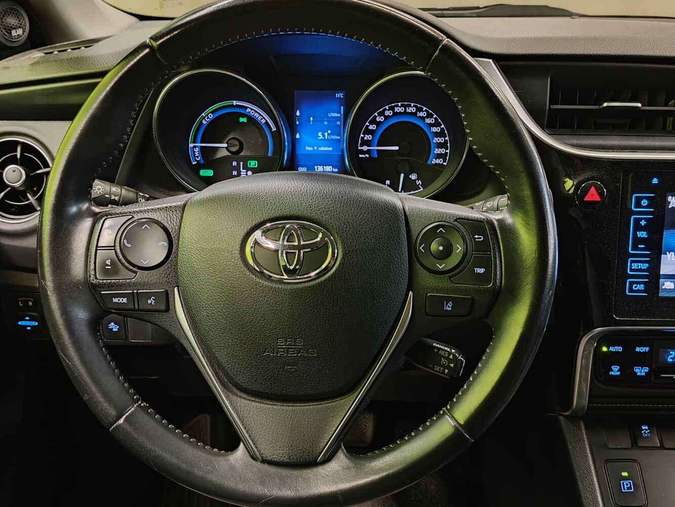 Toyota Auris vaihtoauto