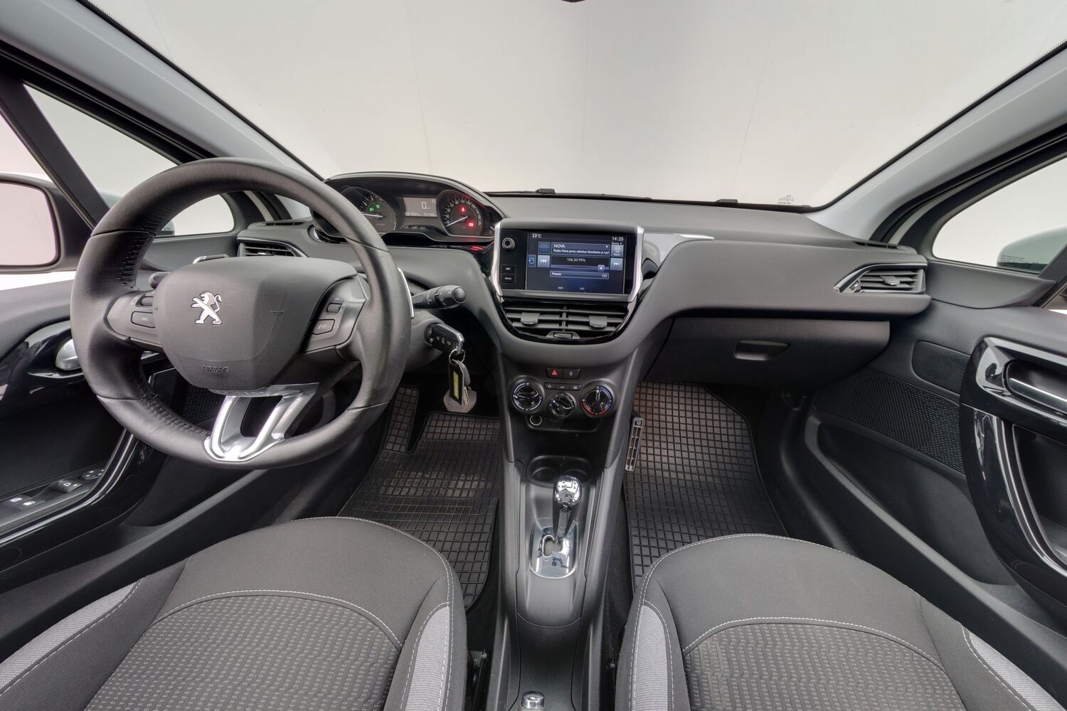 Peugeot 208 vaihtoauto