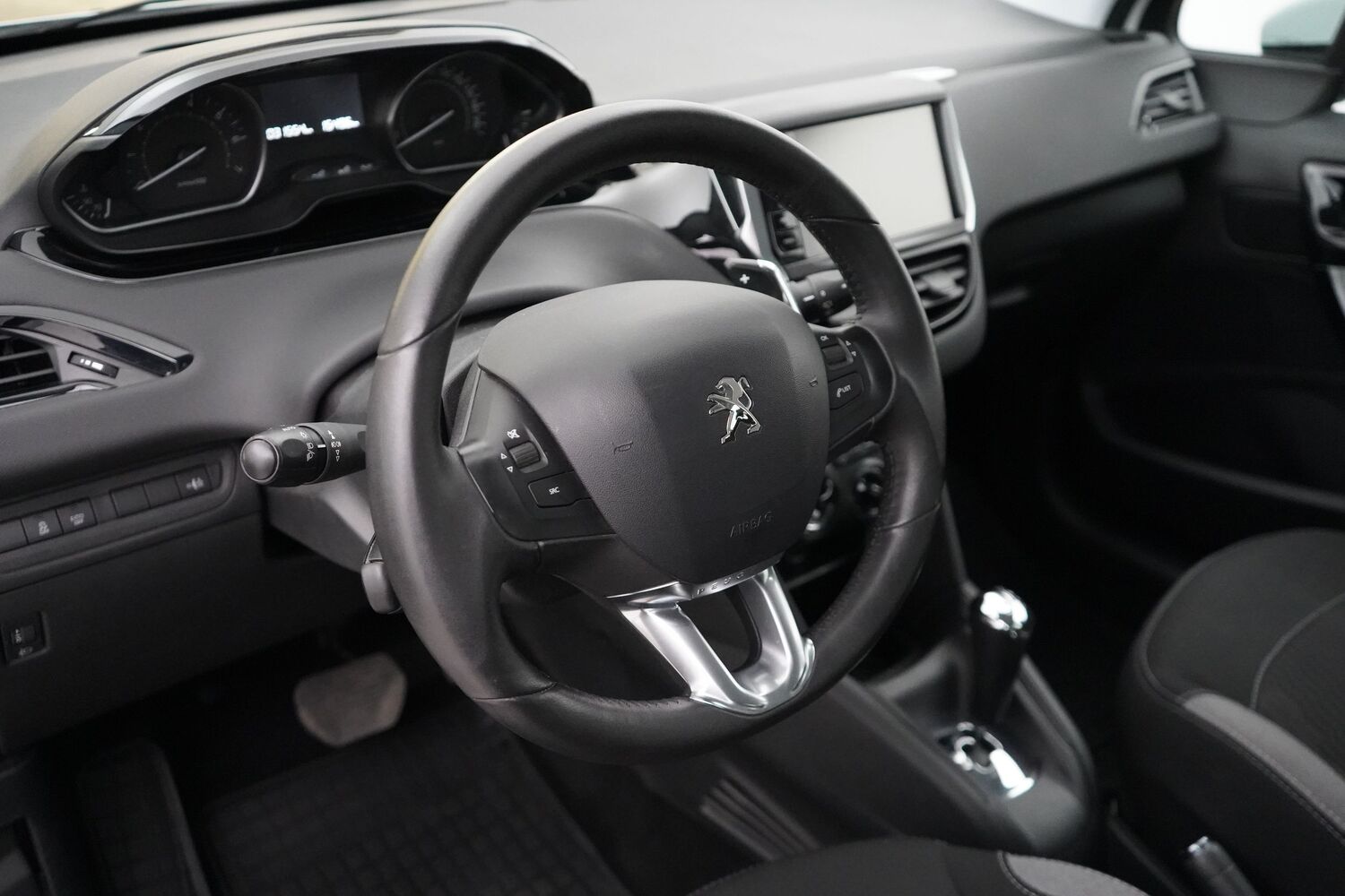 Peugeot 208 vaihtoauto