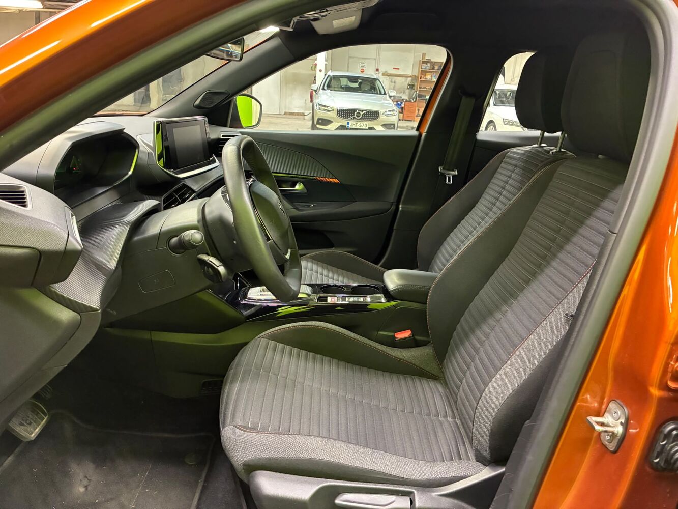 Peugeot e-2008 vaihtoauto