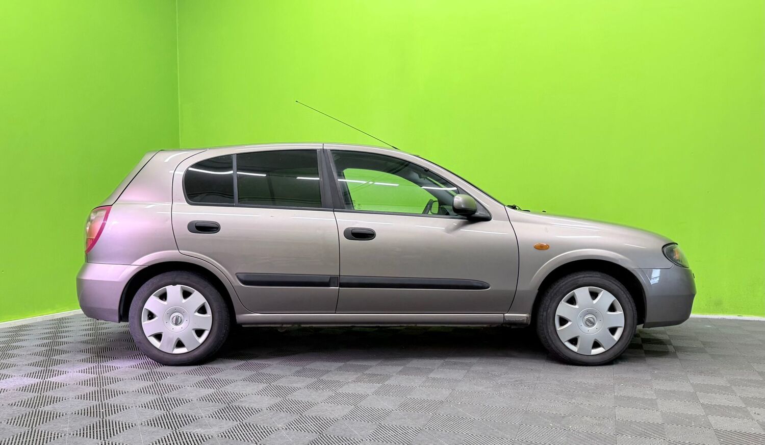 Nissan Almera vaihtoauto