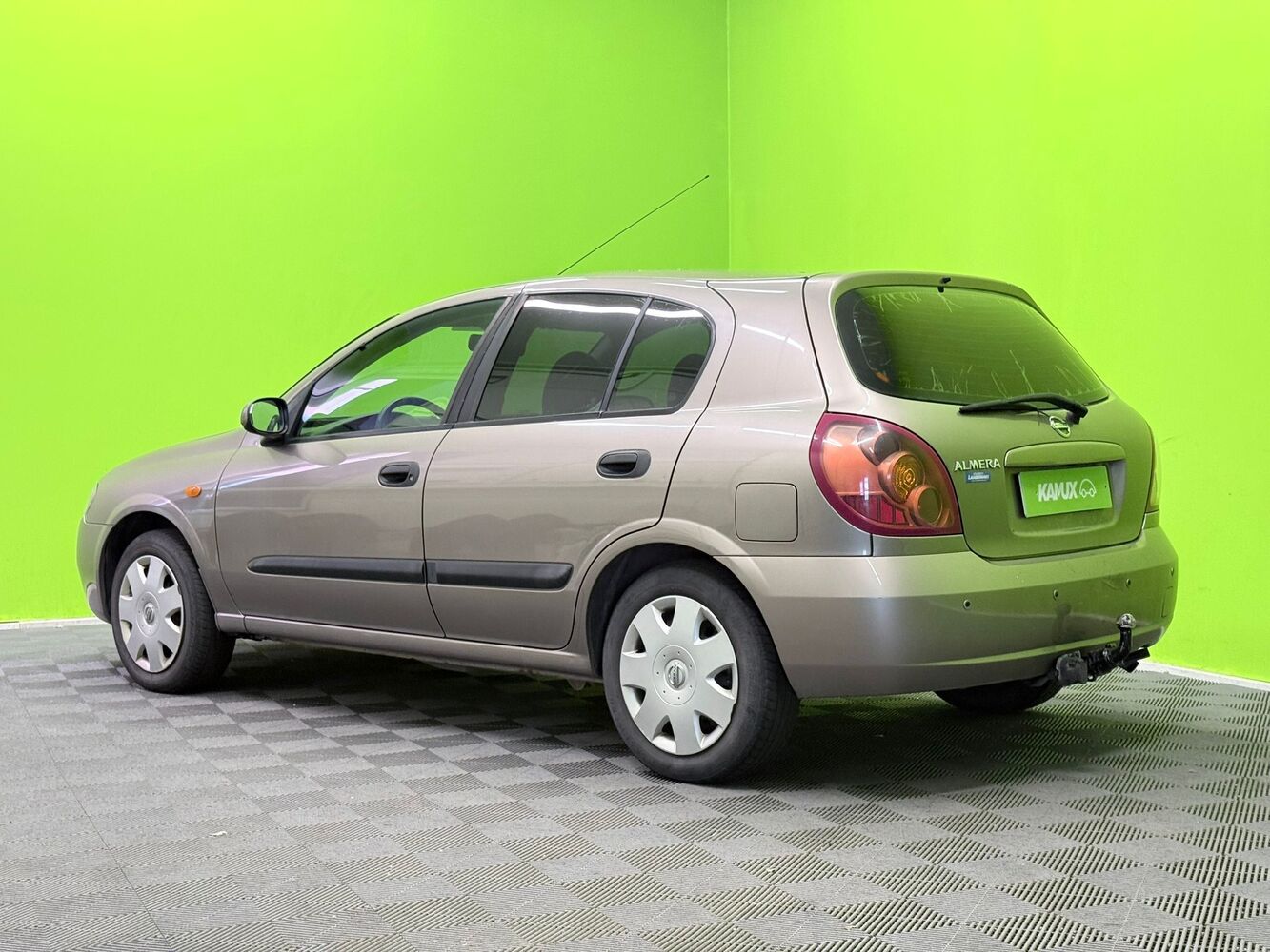 Nissan Almera vaihtoauto