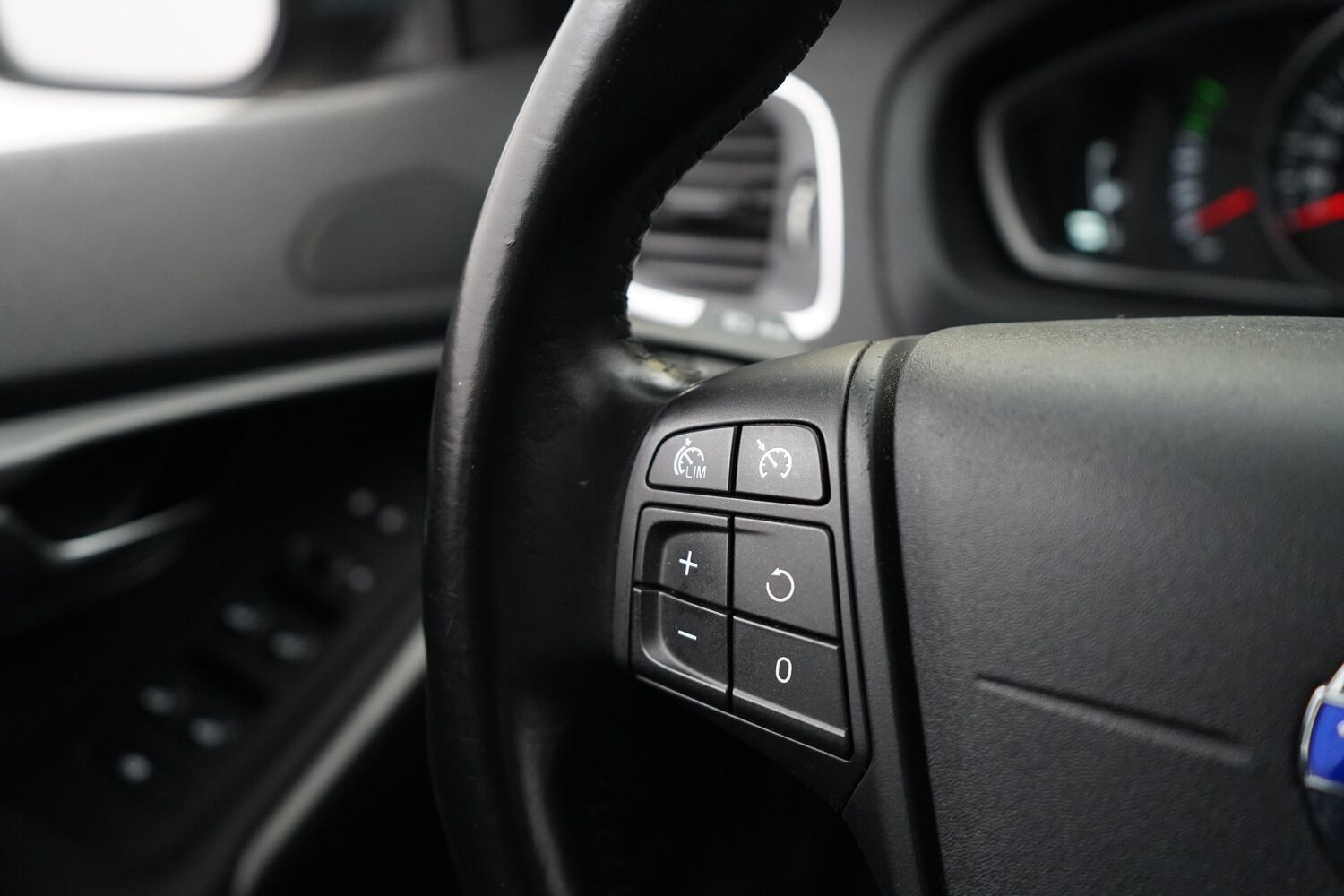 Volvo V40 vaihtoauto