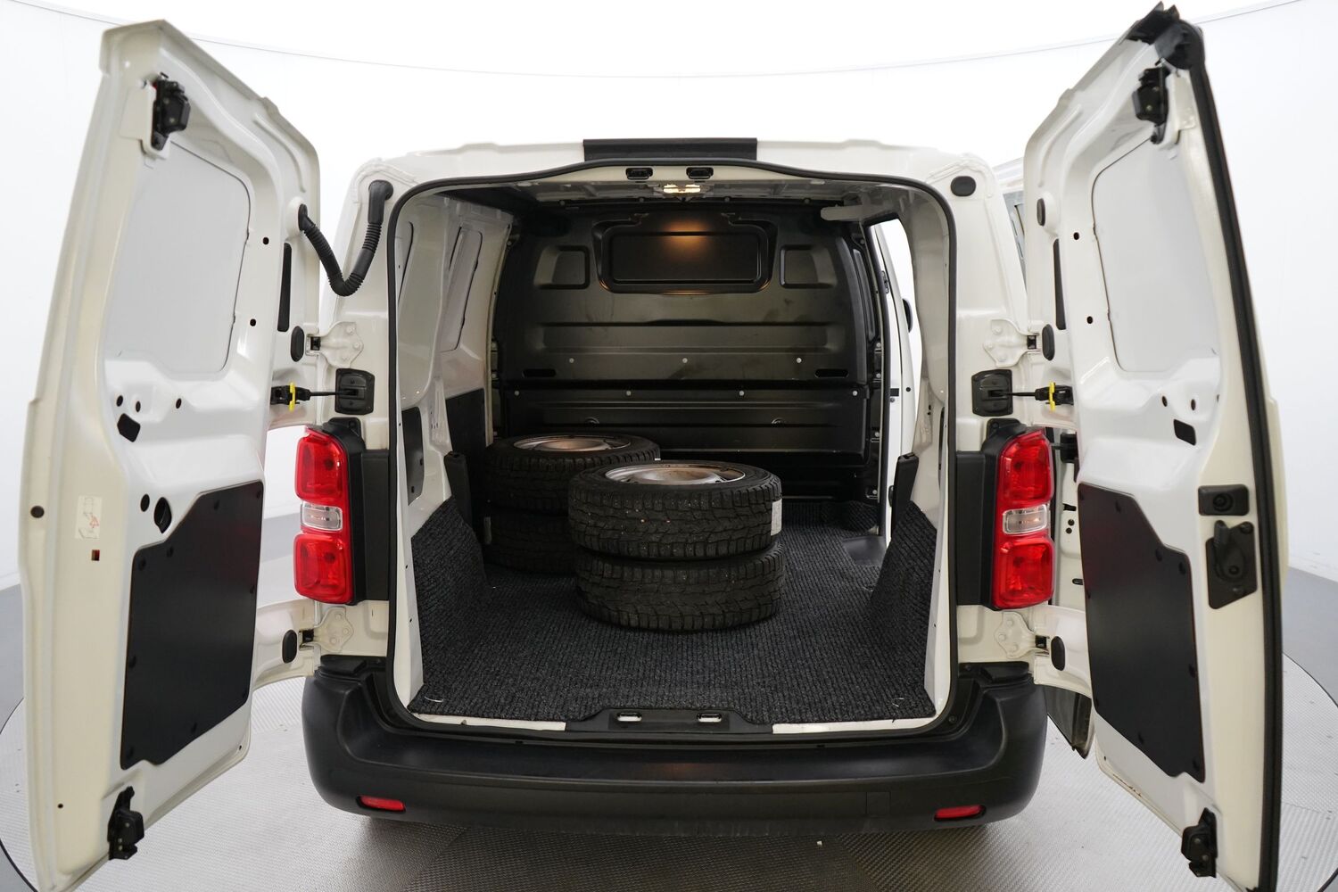 Opel Vivaro vaihtoauto