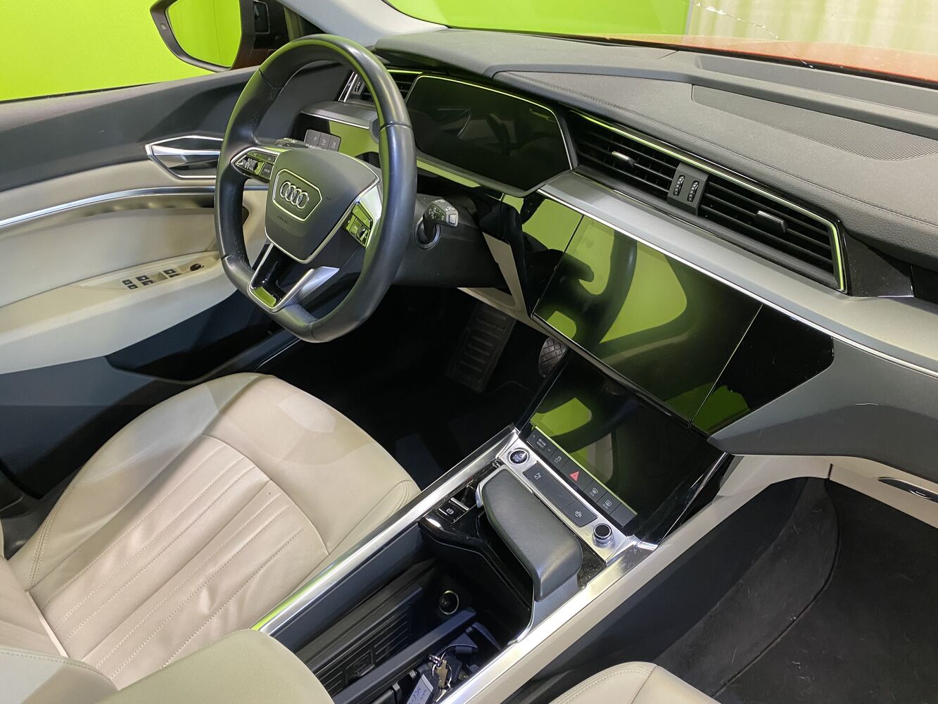 Audi e-tron vaihtoauto