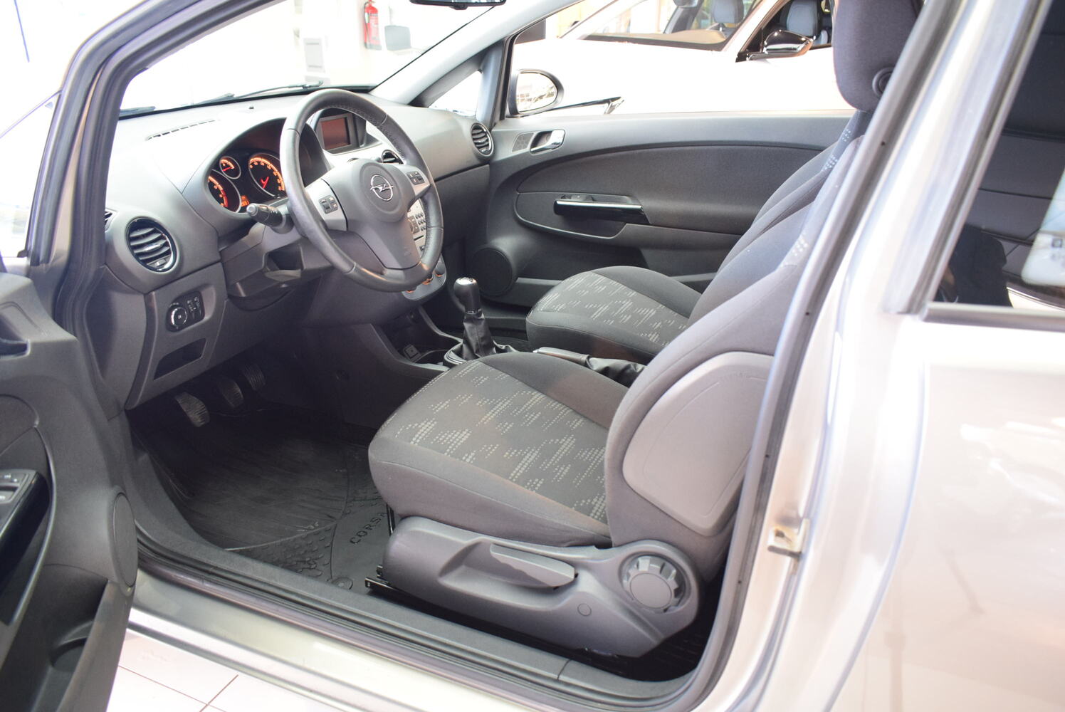 Opel Corsa vaihtoauto