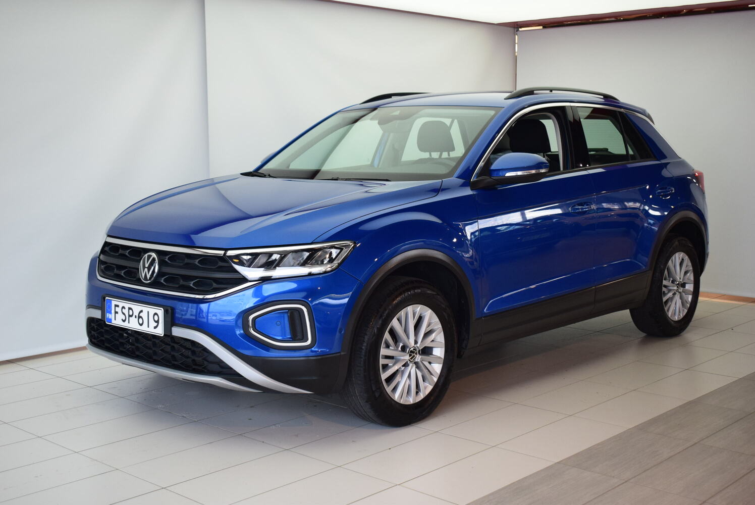 Volkswagen T-Roc vaihtoauto