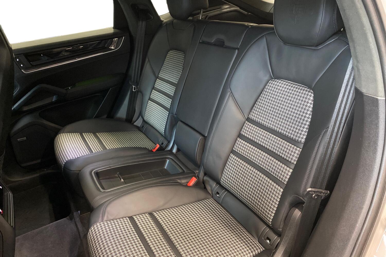 Porsche Cayenne vaihtoauto