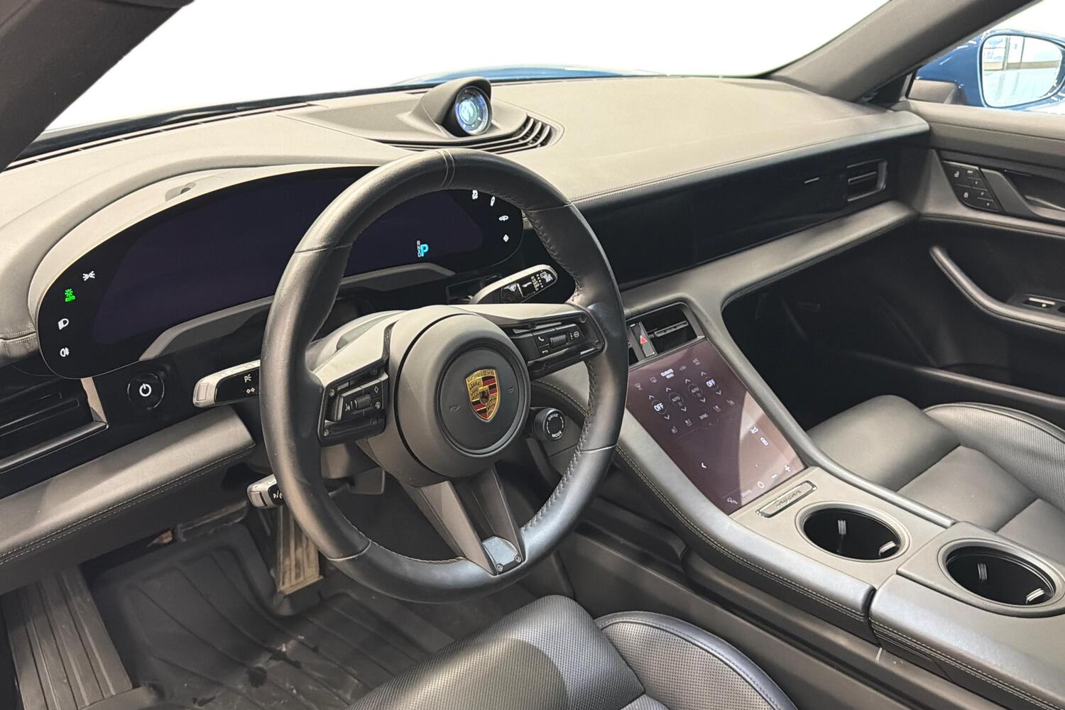 Porsche Taycan vaihtoauto