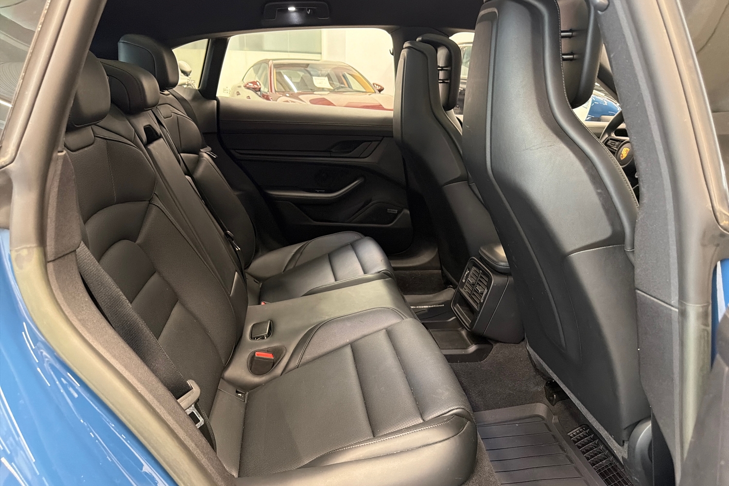 Porsche Taycan vaihtoauto
